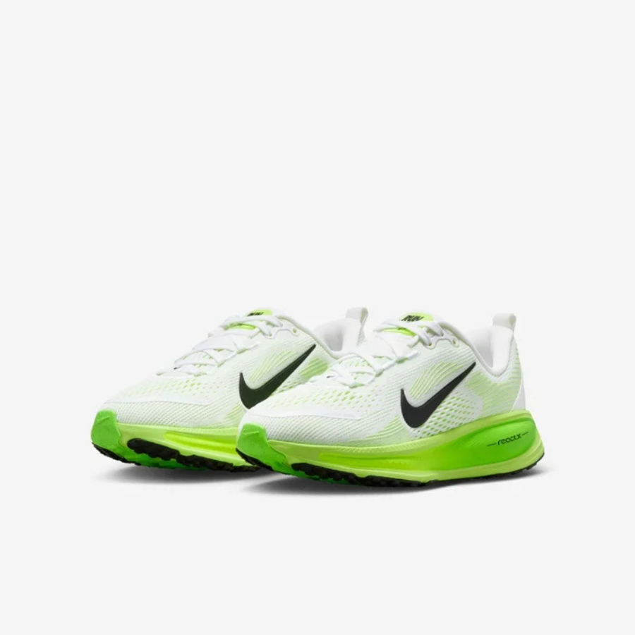 NIKE Vomero 18