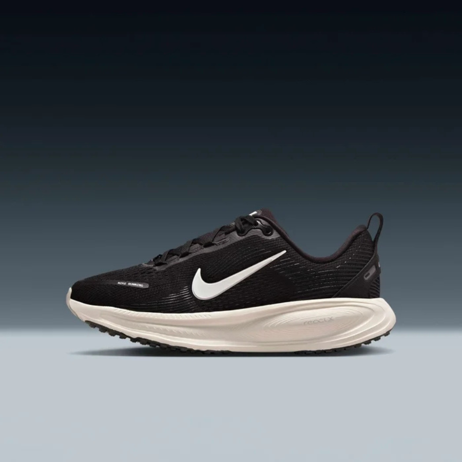 NIKE Vomero 18