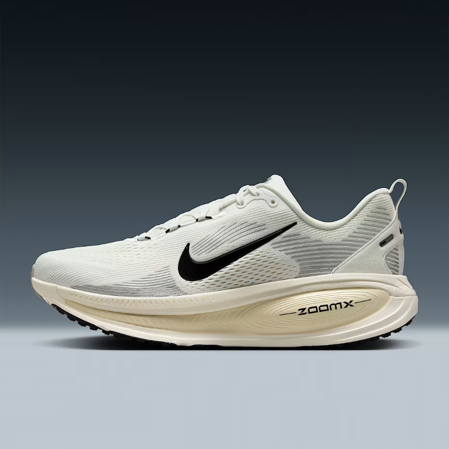 NIKE Vomero 18