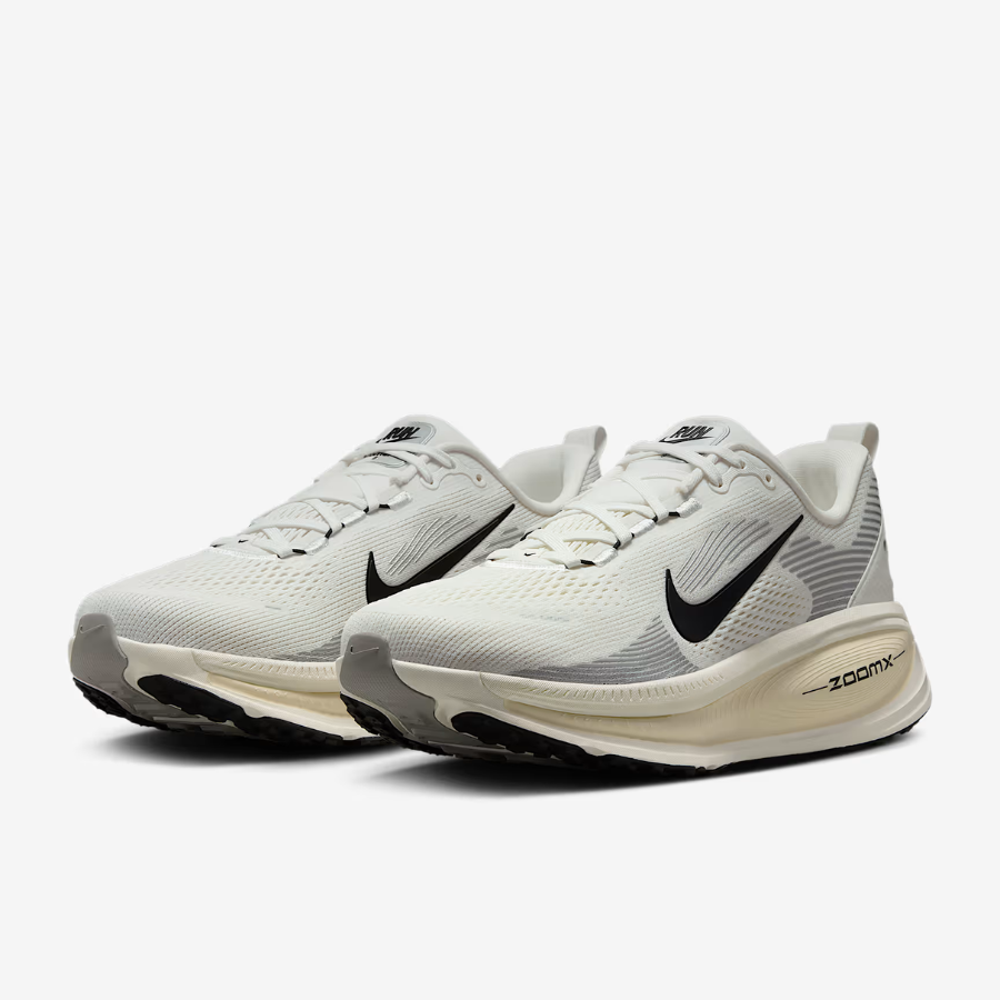 NIKE Vomero 18