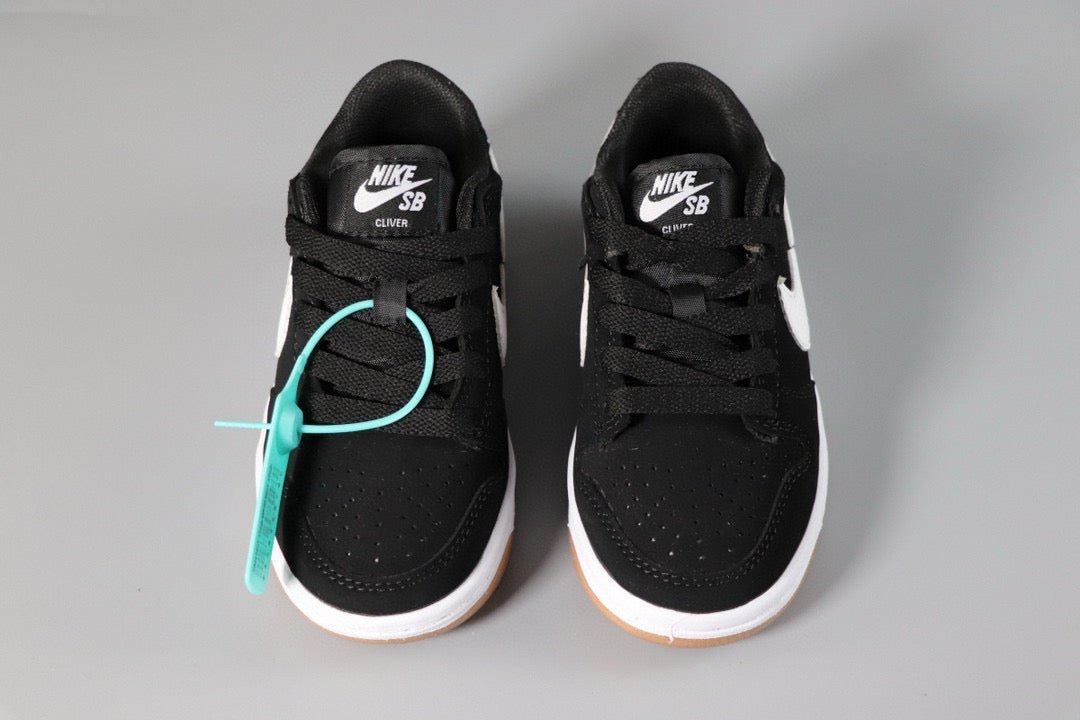 NIKE SB Dunk Low Top