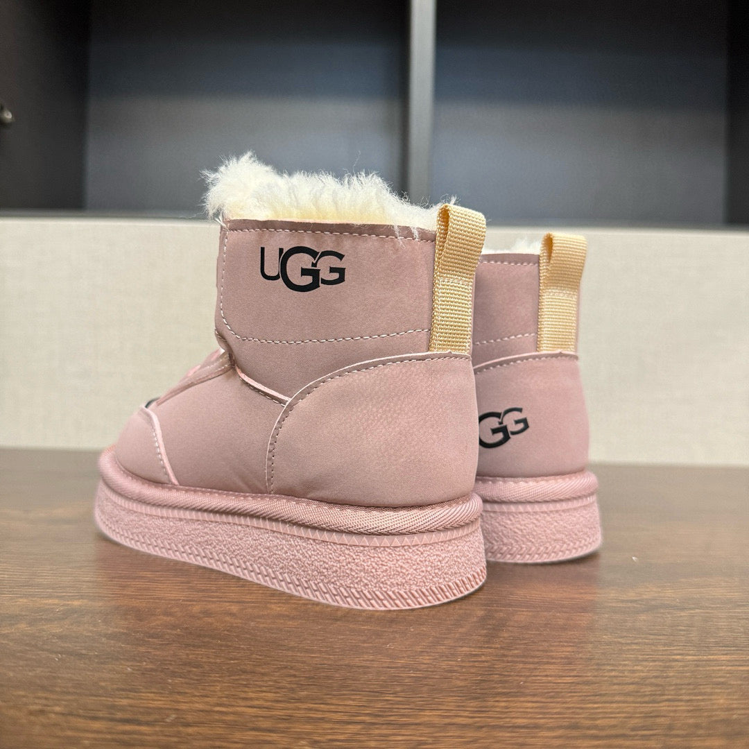 UGG