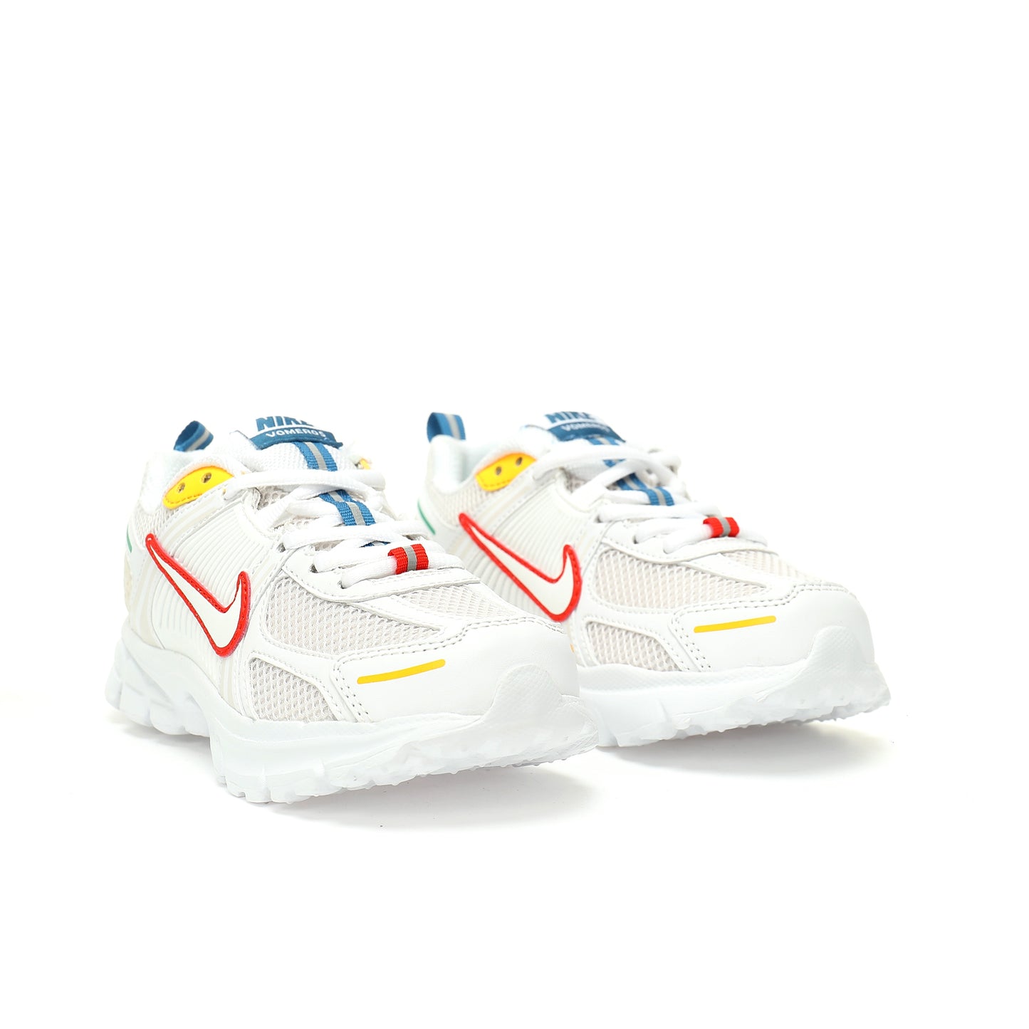 NIKE Vomero 5