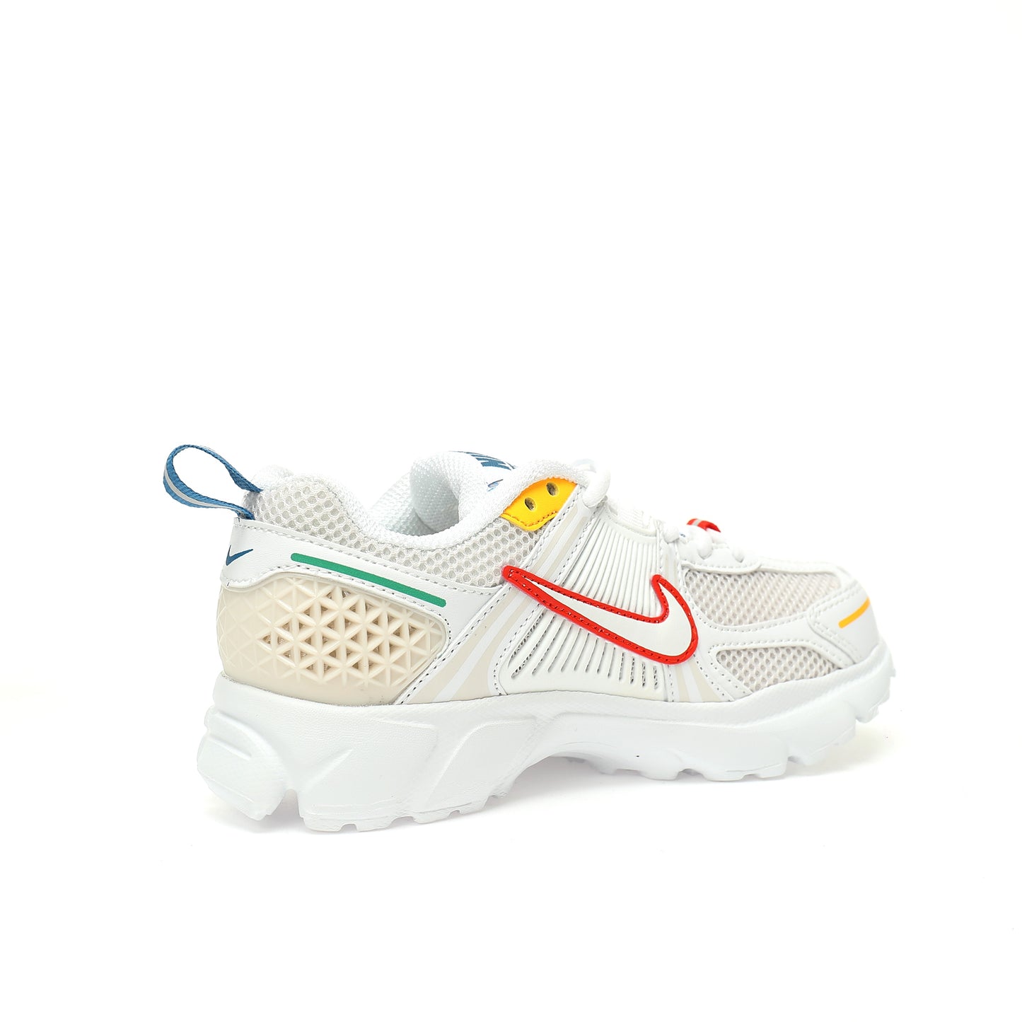 NIKE Vomero 5