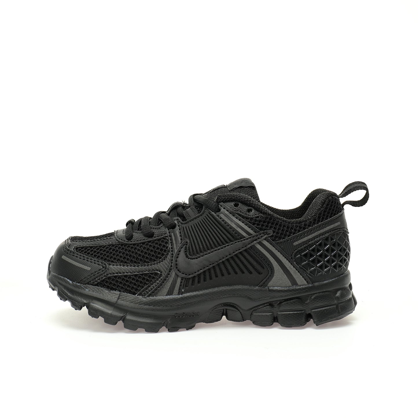 NIKE Vomero 5
