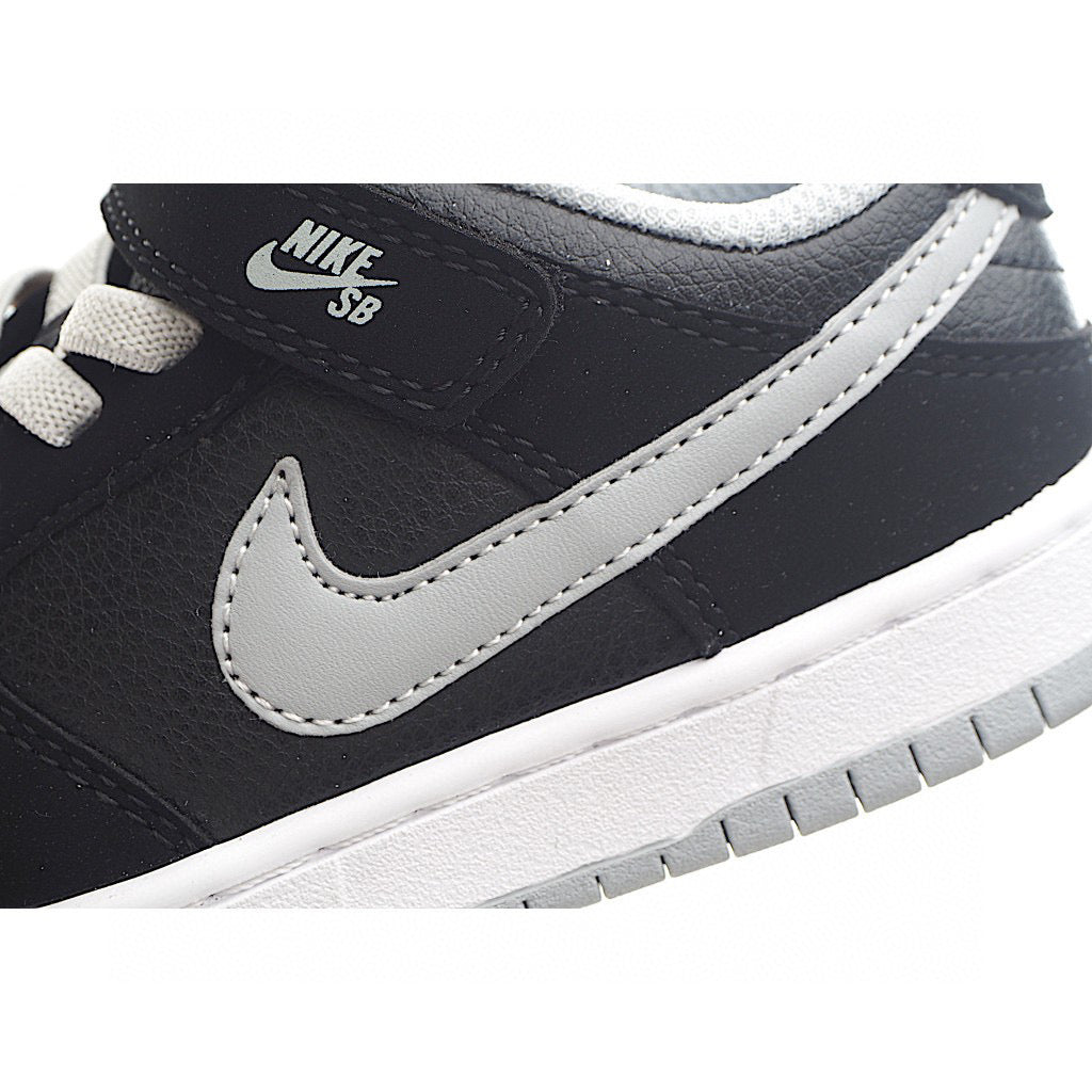 NIKE SB Dunk Low con hebilla simple