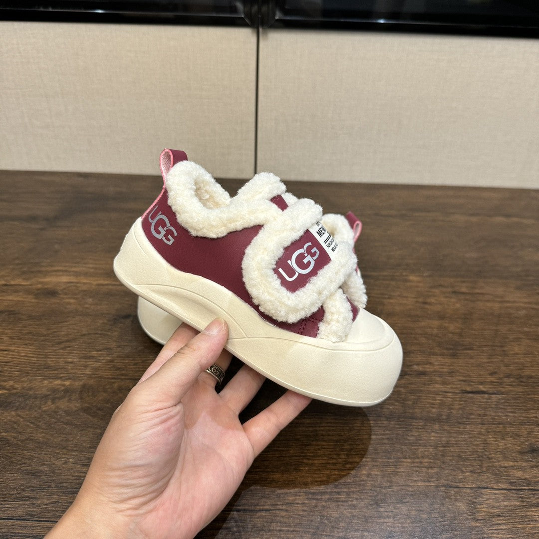 UGG