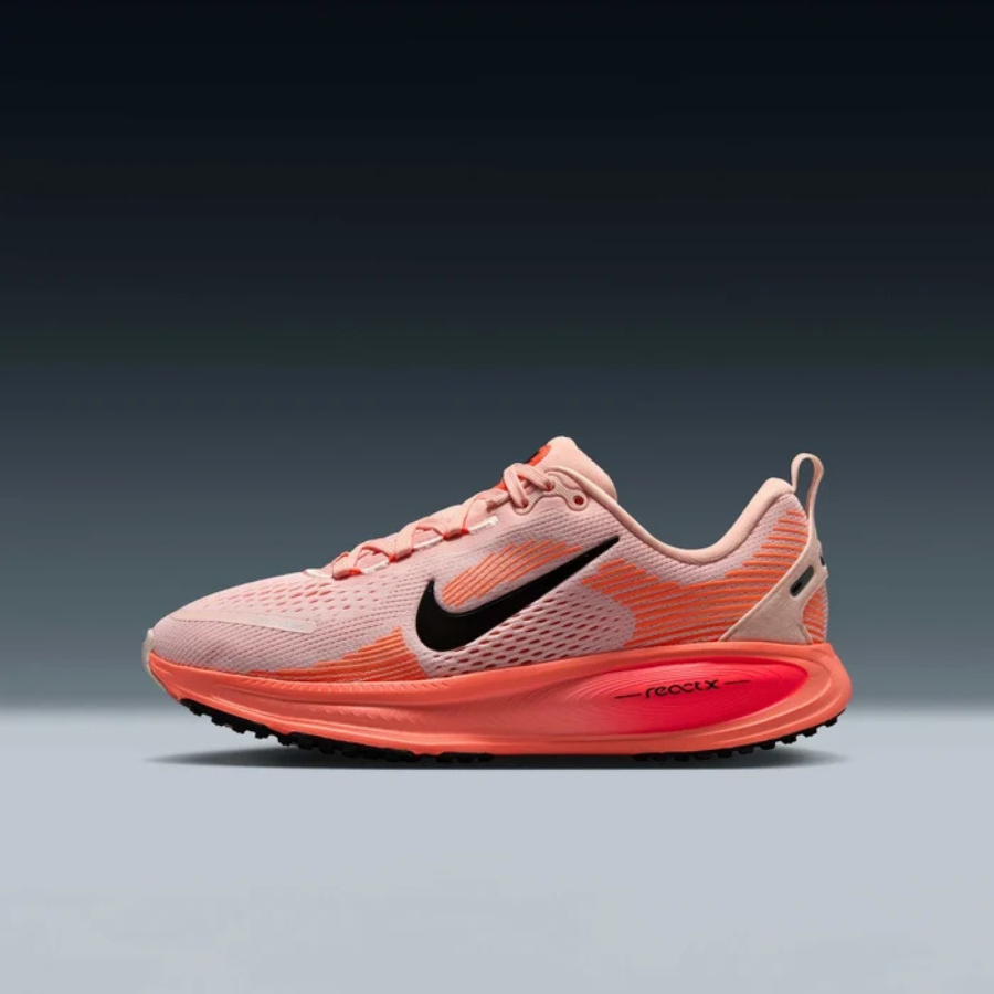 NIKE Vomero 18
