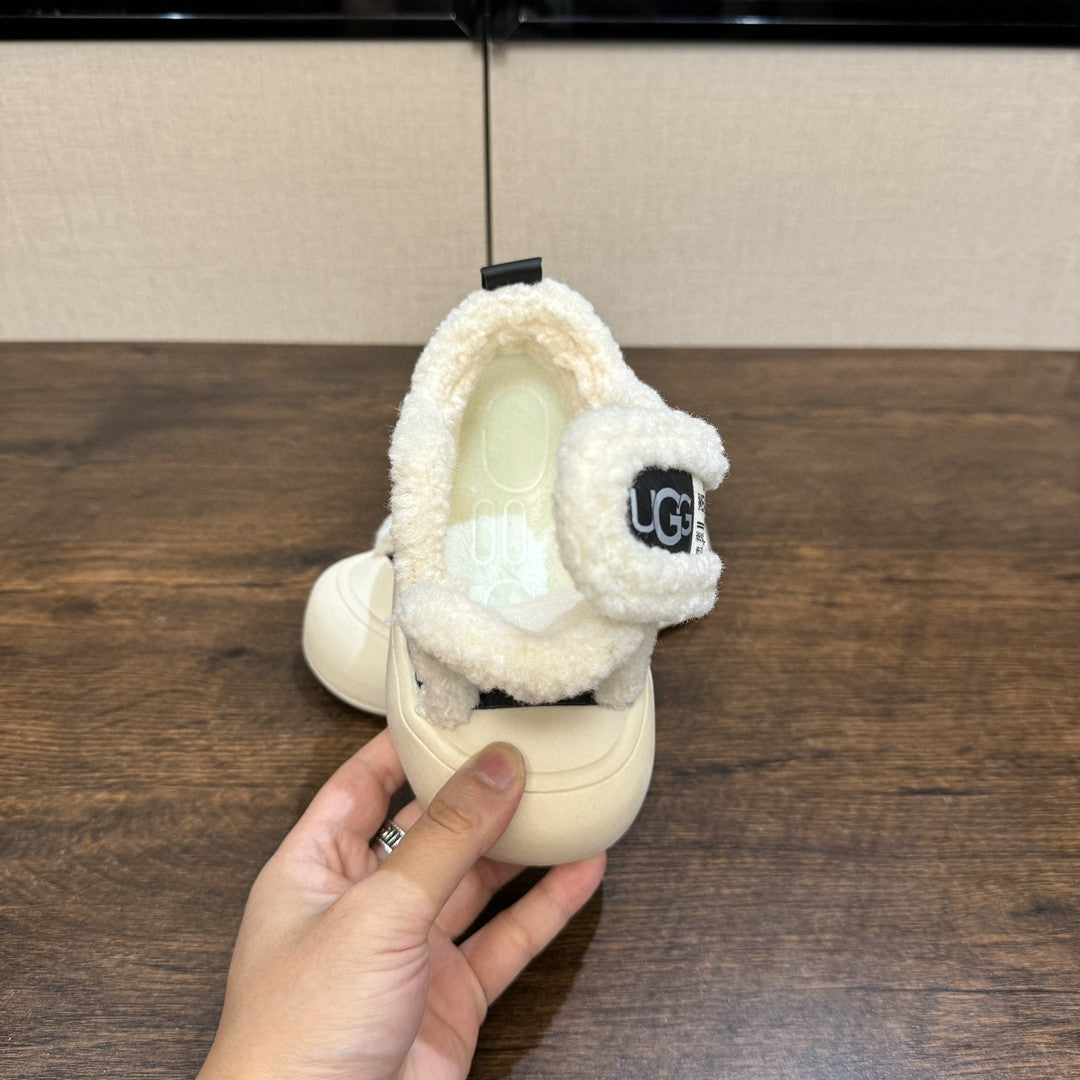 UGG