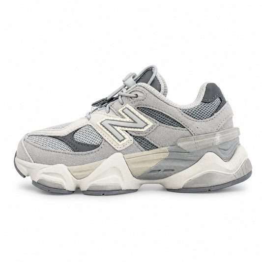 סניקרס New Balance 9060 בצבע אפור לילדים – מבט מהצד