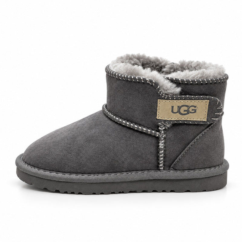 מגפי UGG Mini Strap לילדים אפור - מבט מהצד